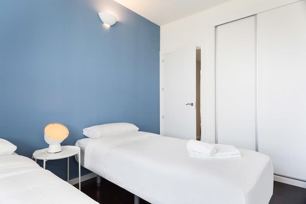 Olala Port Forum Apartments Sant Adria de Besos Εξωτερικό φωτογραφία