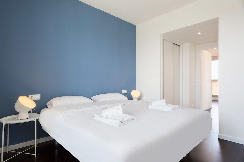 Olala Port Forum Apartments Sant Adria de Besos Εξωτερικό φωτογραφία