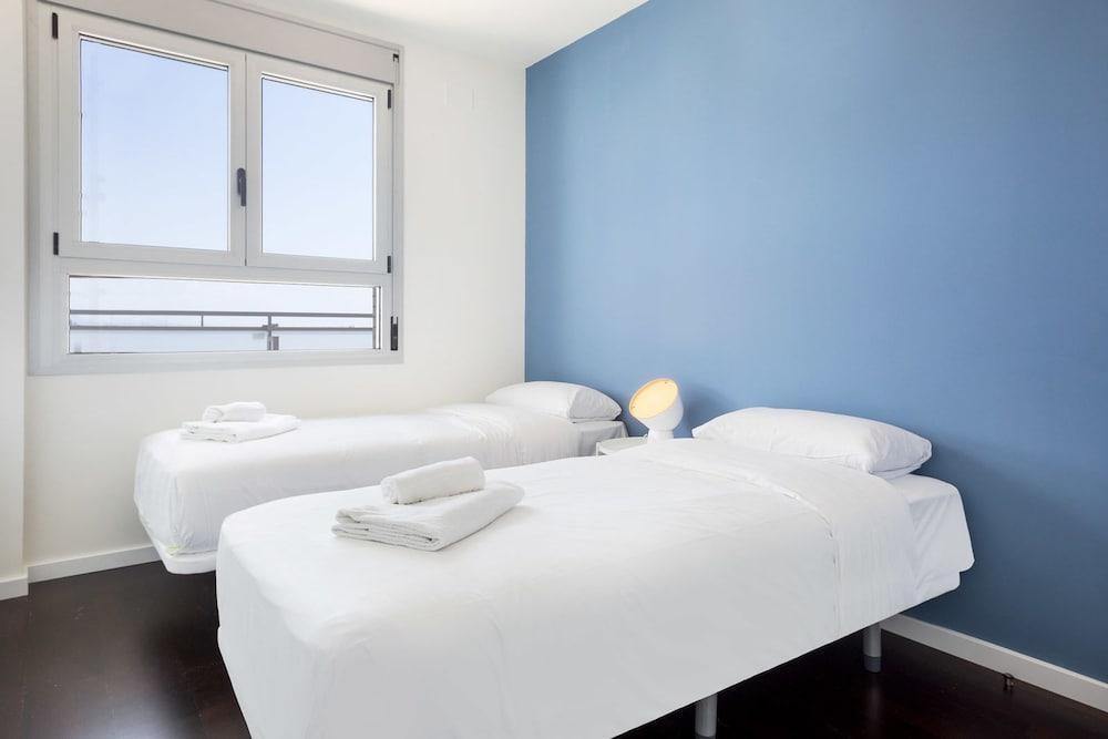 Olala Port Forum Apartments Sant Adria de Besos Εξωτερικό φωτογραφία