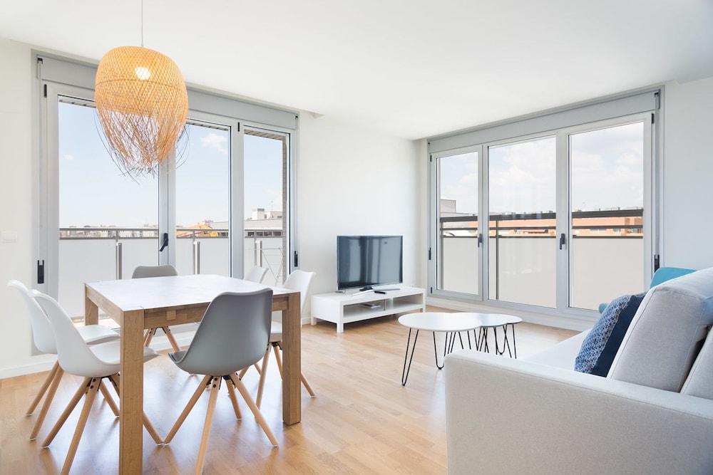 Olala Port Forum Apartments Sant Adria de Besos Εξωτερικό φωτογραφία
