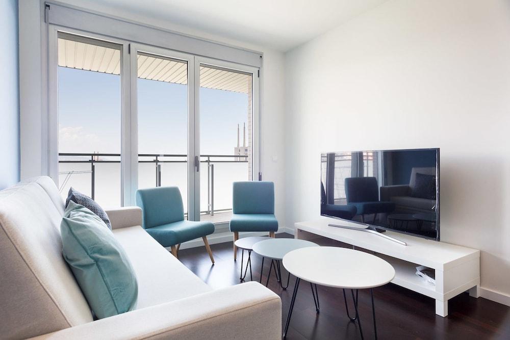 Olala Port Forum Apartments Sant Adria de Besos Εξωτερικό φωτογραφία