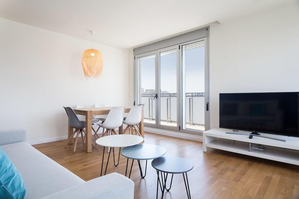 Olala Port Forum Apartments Sant Adria de Besos Εξωτερικό φωτογραφία