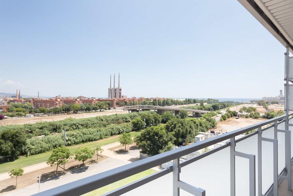 Olala Port Forum Apartments Sant Adria de Besos Εξωτερικό φωτογραφία